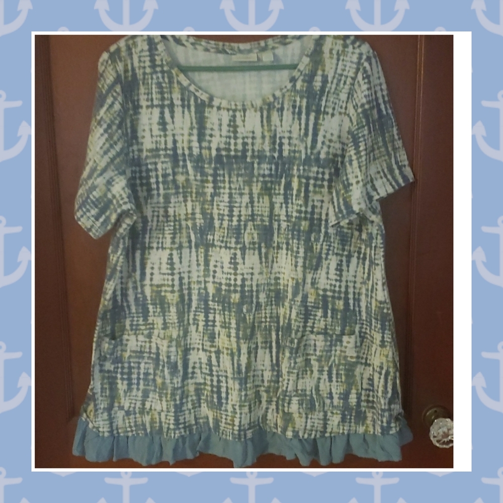 Lori Goldstein LOGO lounge top